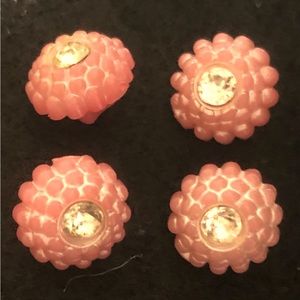 Please see pictures “Pink Barbie Buttons”